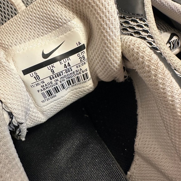 Nike Tanjun Running Shoes Black White Sneakers Mens Size 10 Lightweight Athletic - Picture 6 of 6